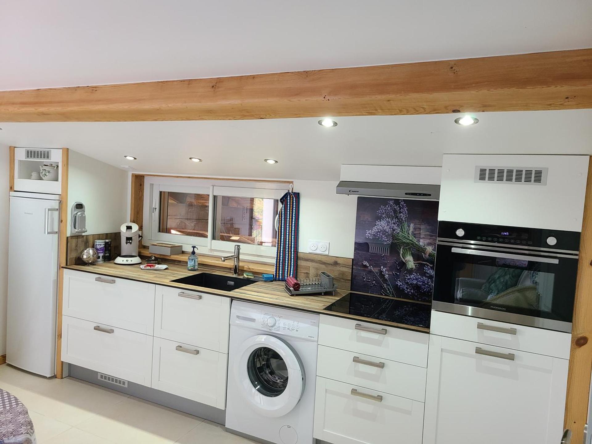 Kitchen or kitchenette