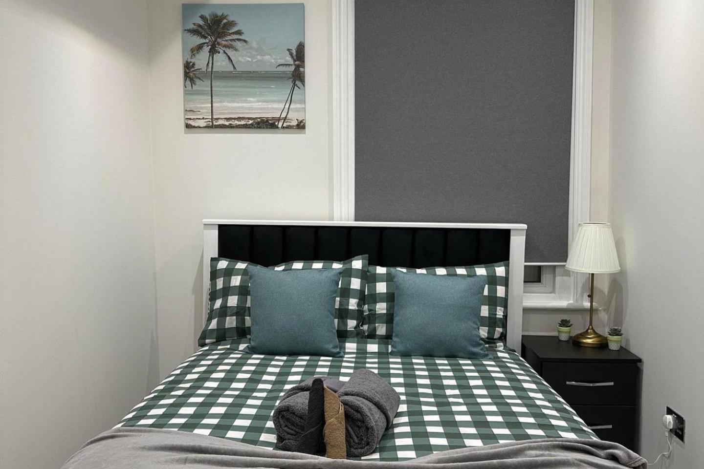 Studio - Sleeps 3 - Near Ealing Broadway Station