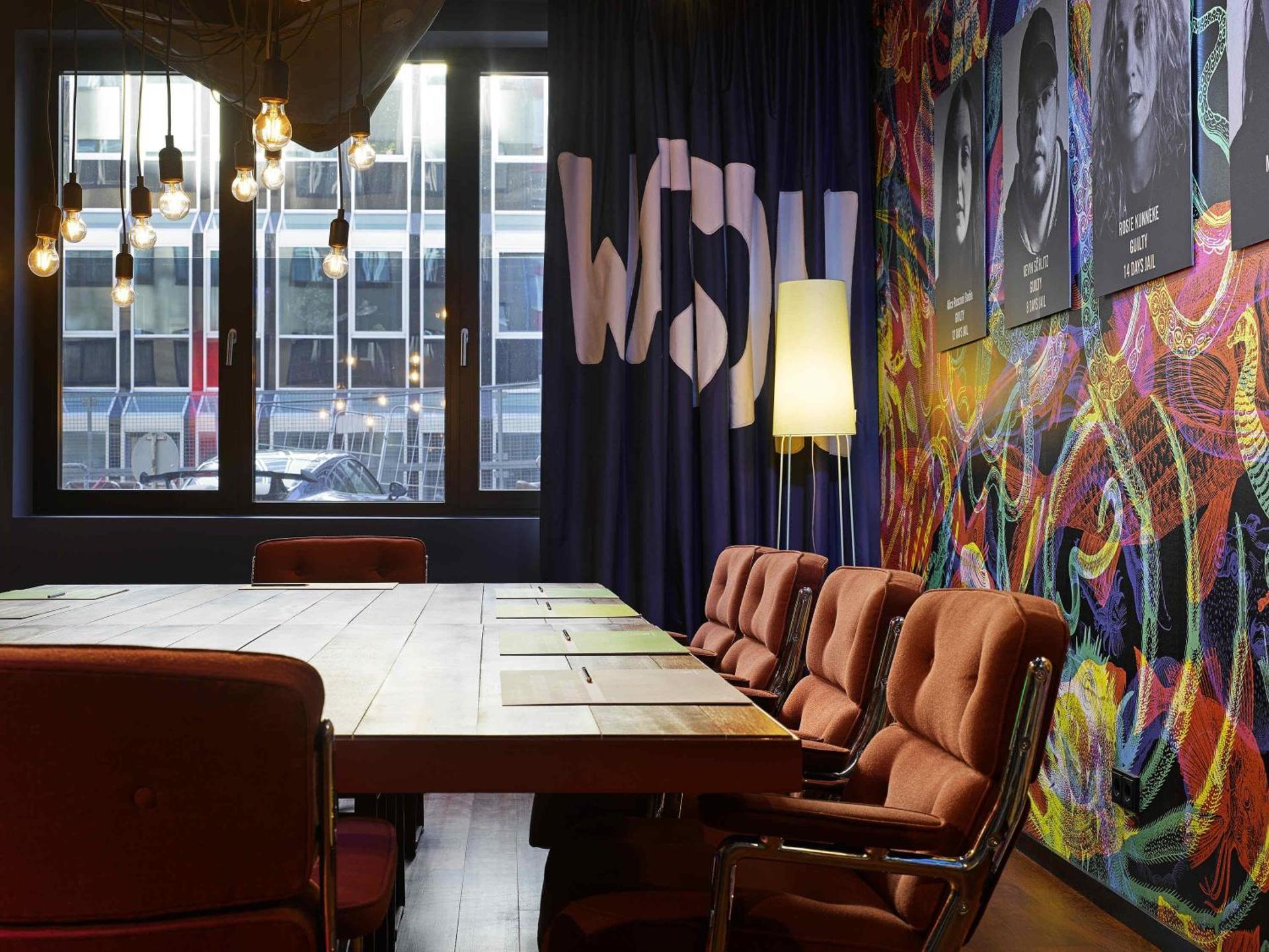 Meeting/conference room