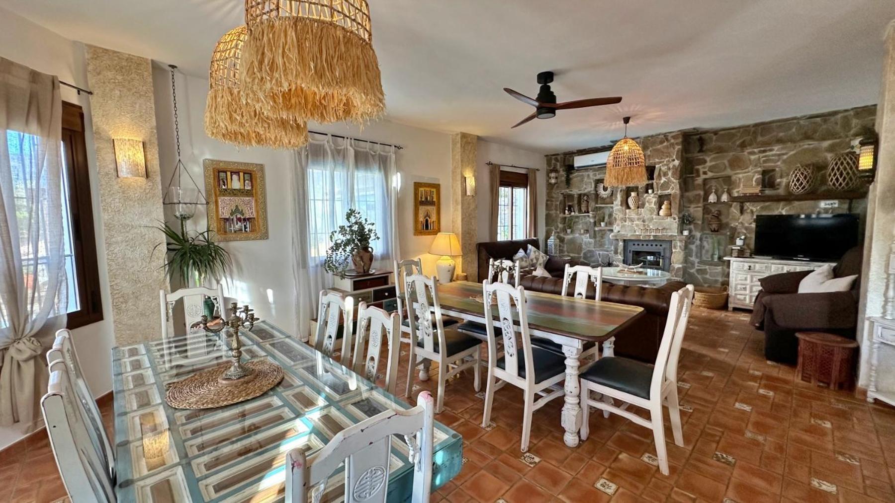 Villa Malaga con Jacuzzi Piscina vallada Barbacoa By AndaraHolidays