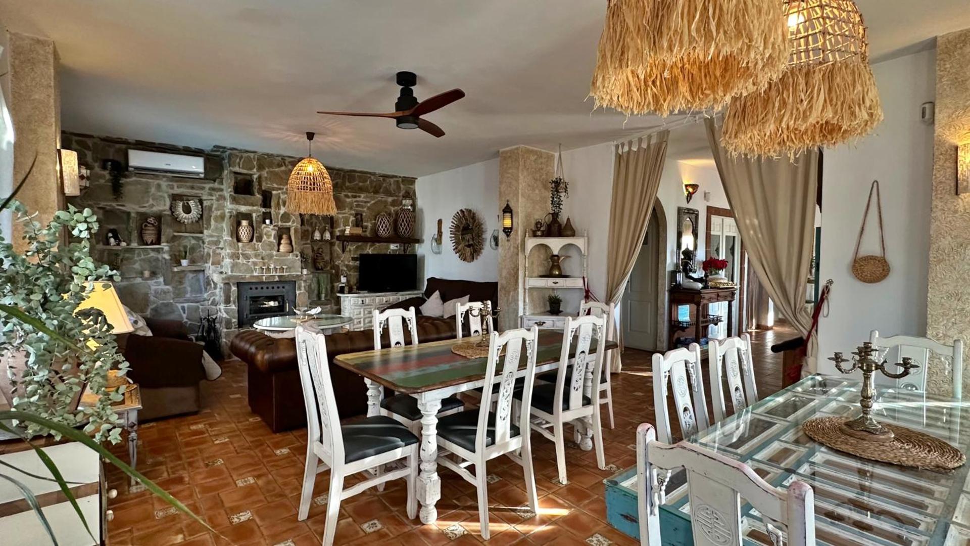 Villa Malaga con Jacuzzi Piscina vallada Barbacoa By AndaraHolidays