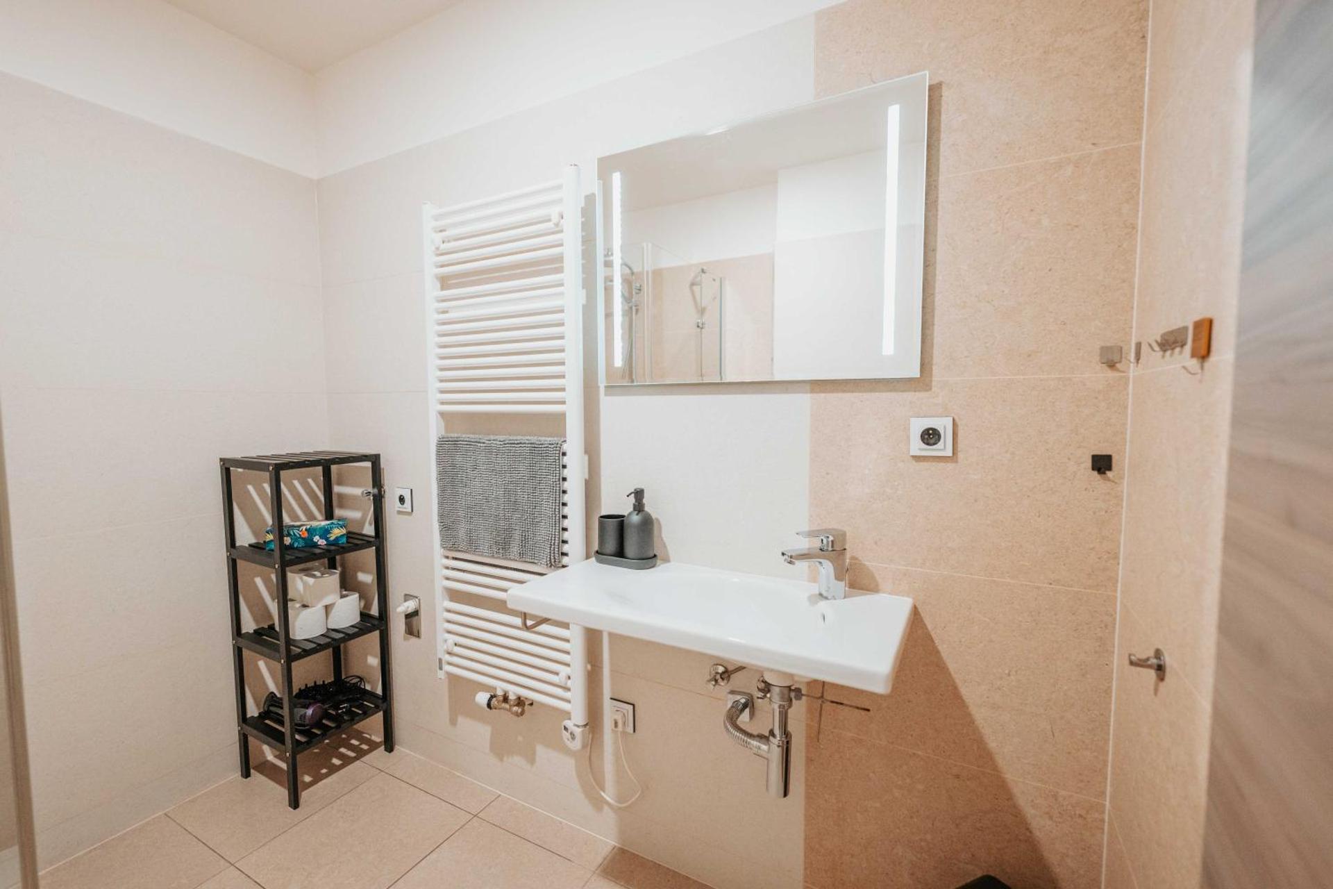 CityBeat Apartments, 400m from the square