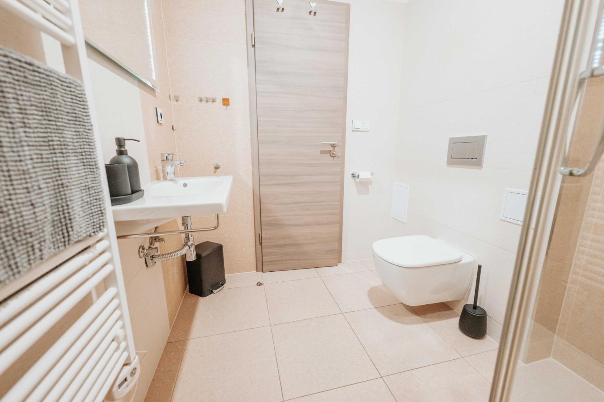 CityBeat Apartments, 400m from the square