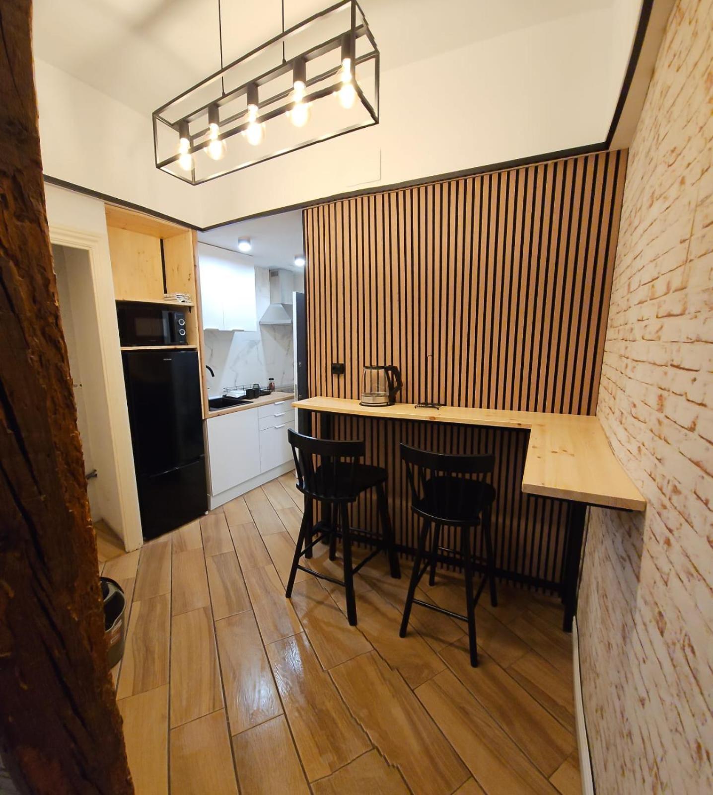 HOSTAL ANDREA GRANVIA