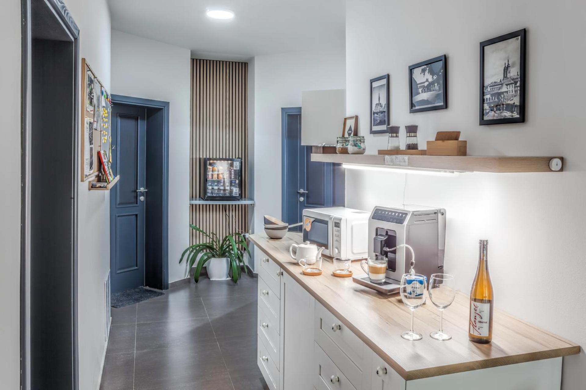 Coffee/tea facilities