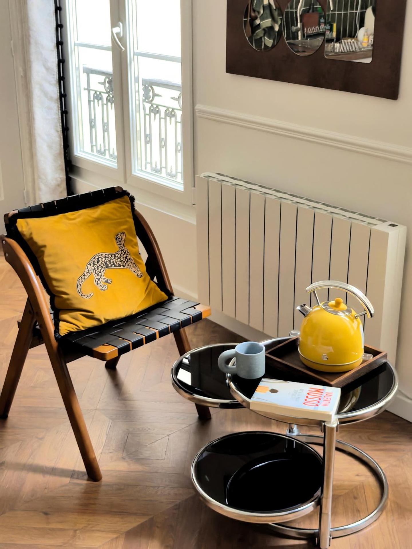 Eiffel Tower 6-Min Walk Charming Studio 3 sleeper