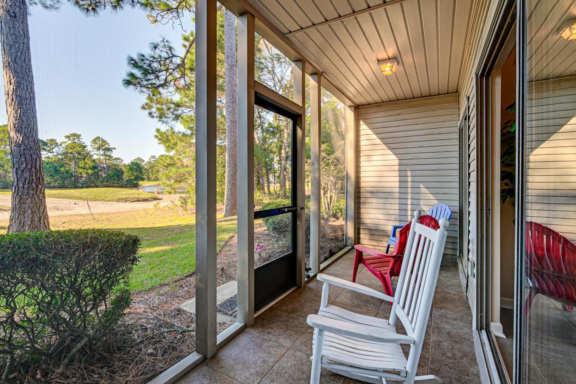 Pawleys Island Condo with Screened Porch and Golfing!