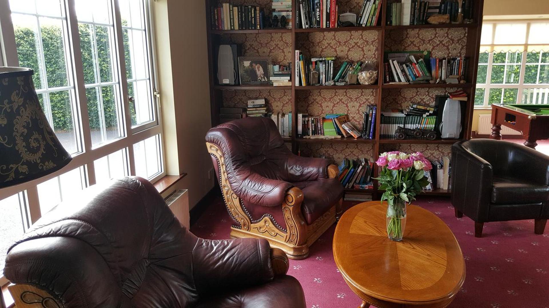 Communal lounge/ TV room