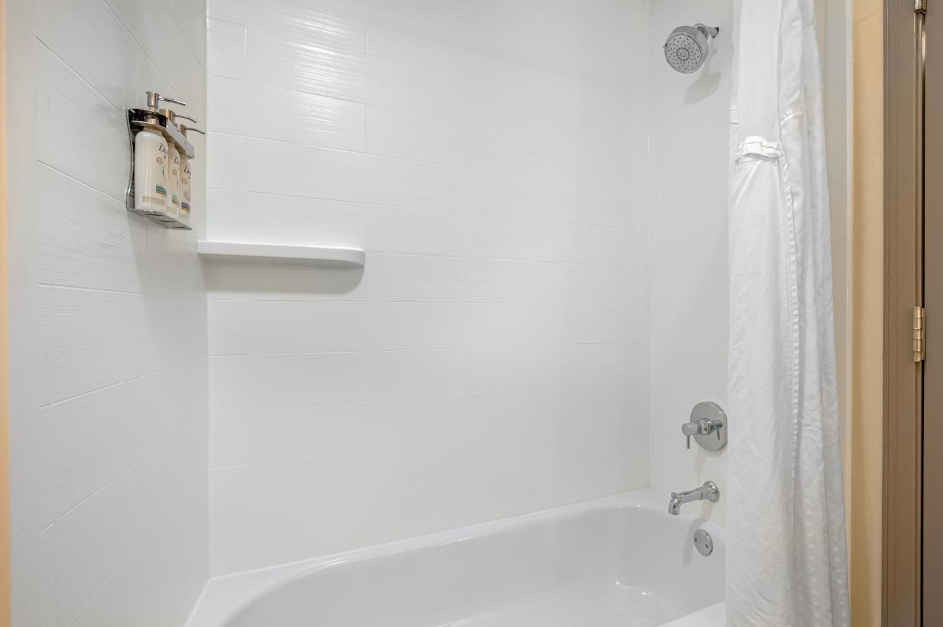 Holiday Inn Express & Suites Indianapolis - East by IHG