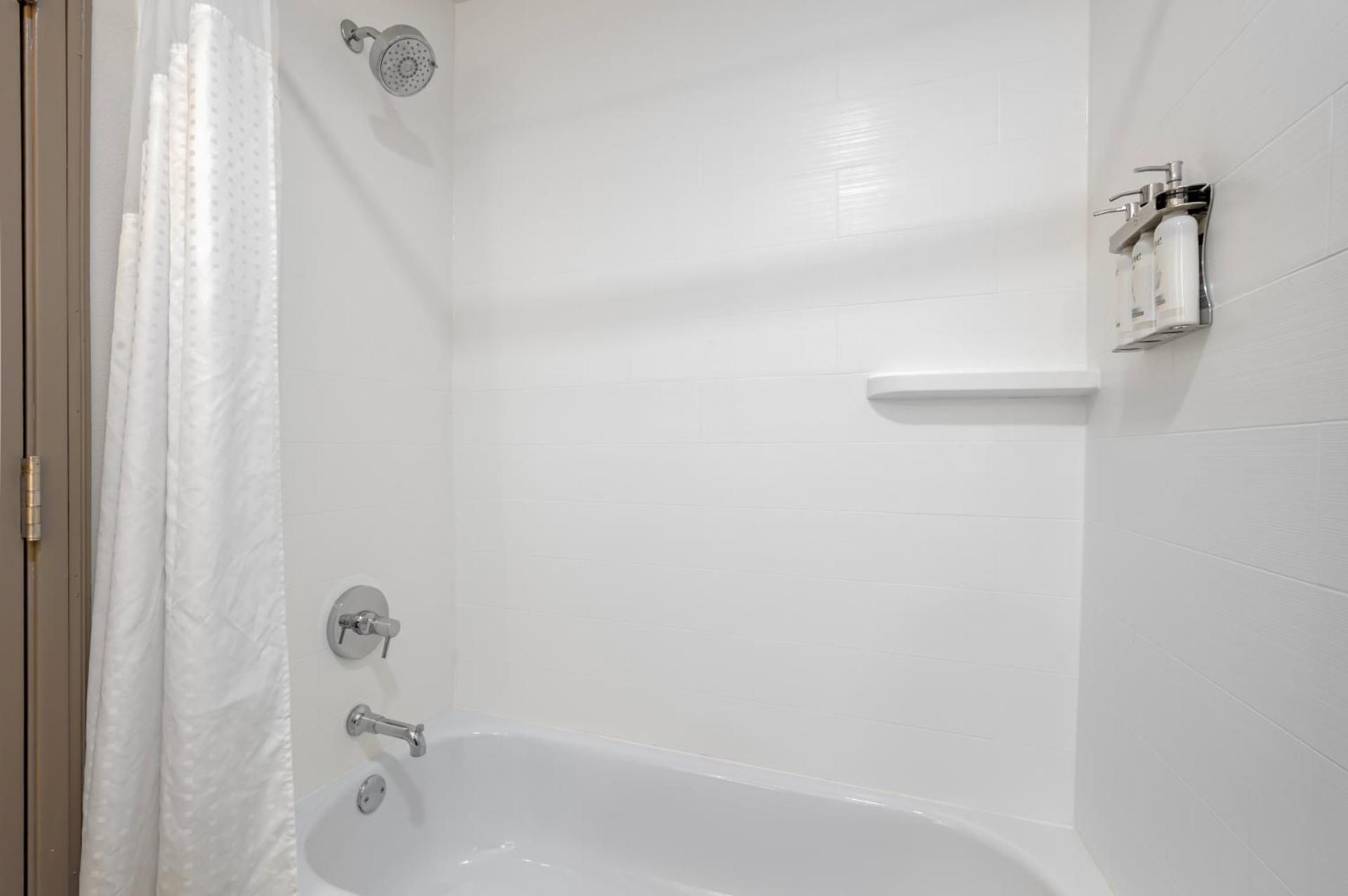 Holiday Inn Express & Suites Indianapolis - East by IHG