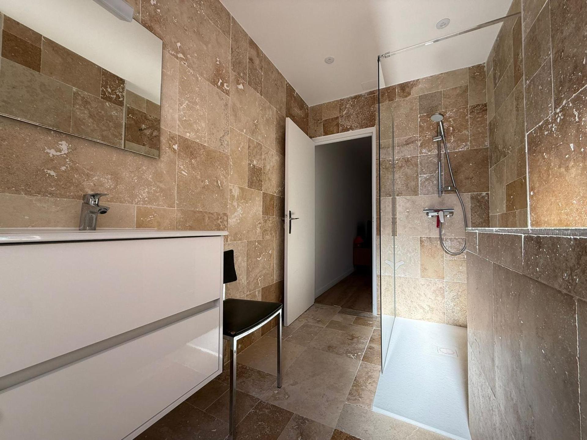 Studio confortable avec vue mer, loggia, animaux acceptés et parking privatif - FR-1-309-75