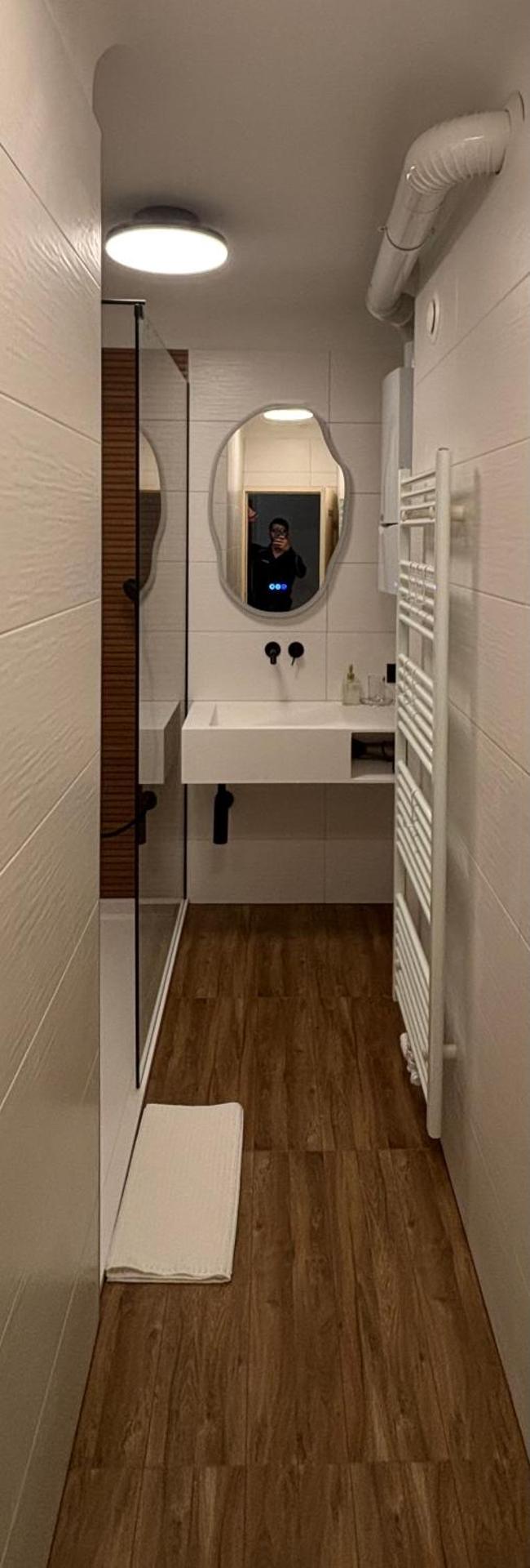 Cozy 2-Bedroom Retreat Near Subway and City Center