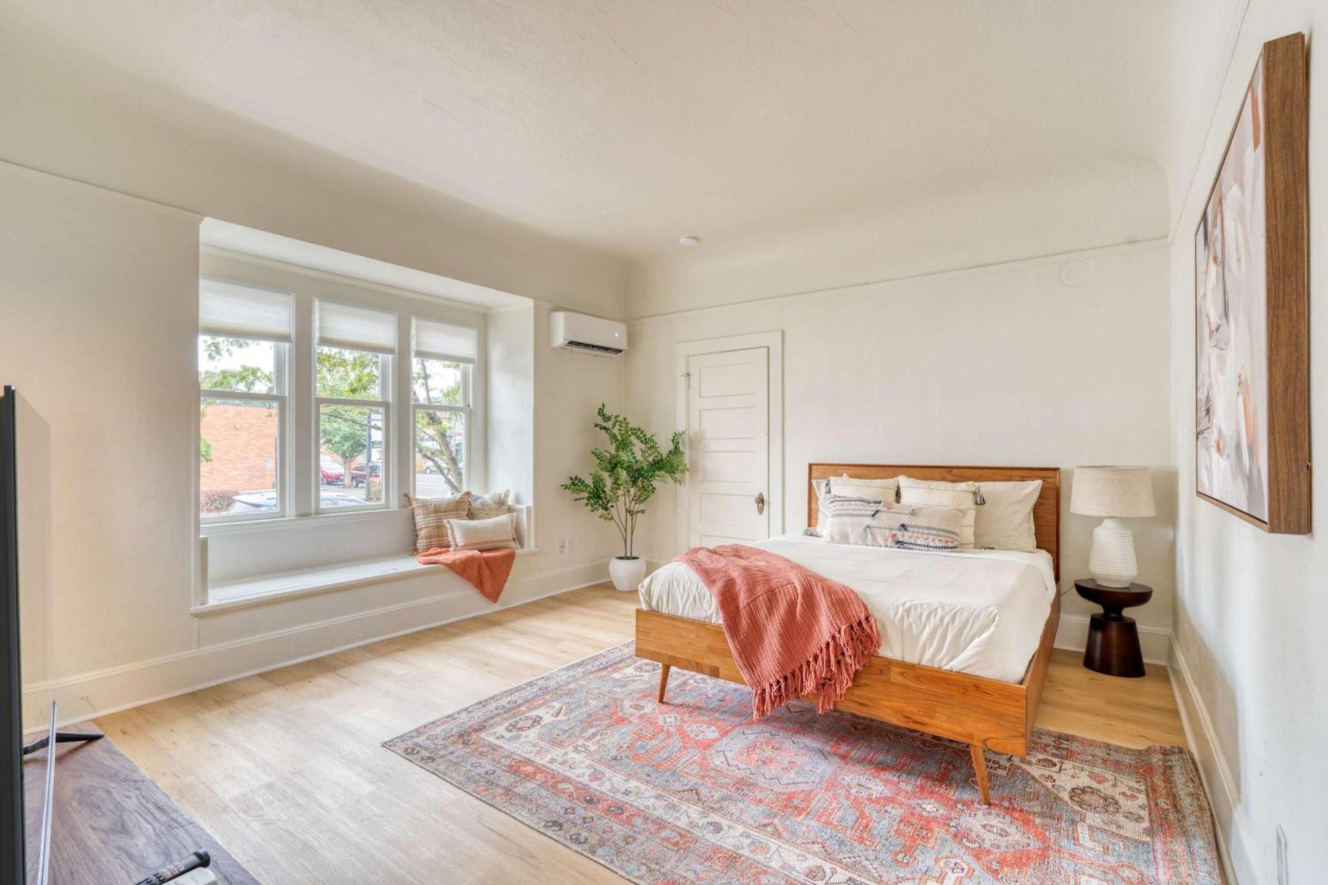 Stay Portland - The Sullivan's Gulch Lodge - 94 WalkScore