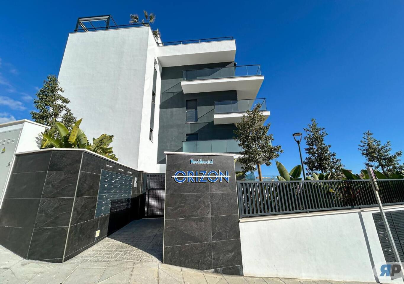 Apartamento con terraza y con vista al mar 007