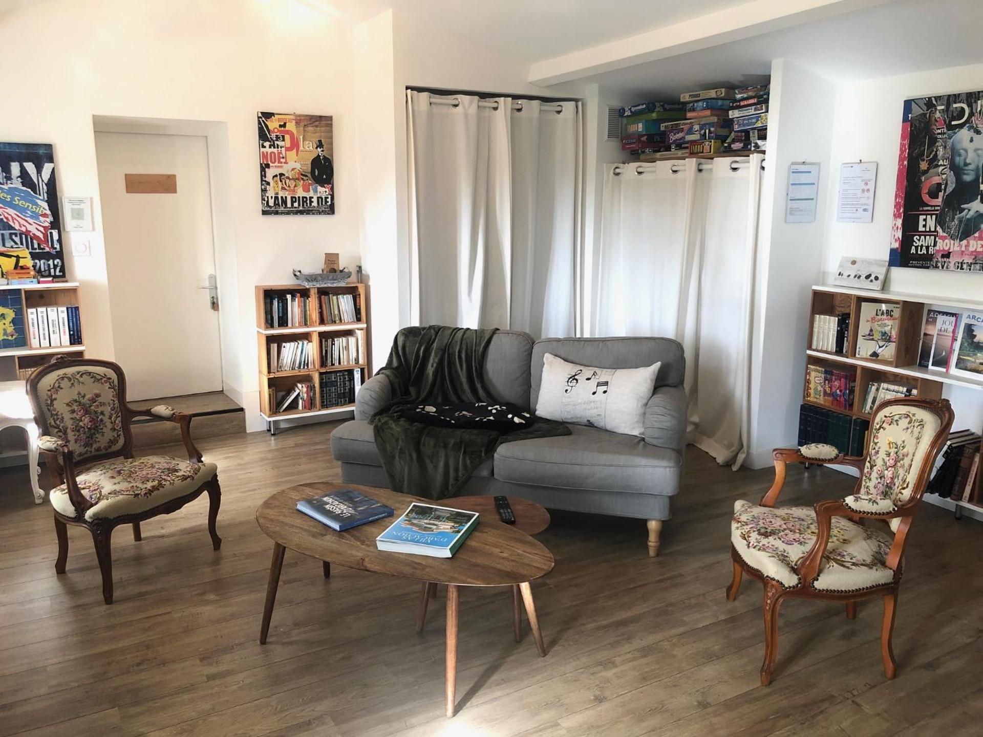 Communal lounge/ TV room