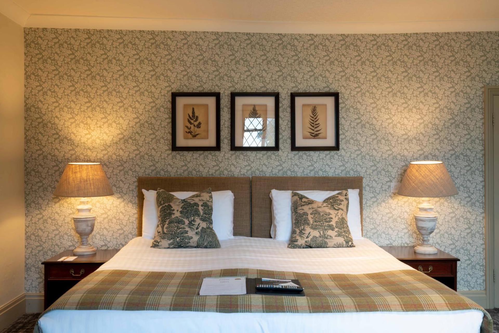 Hadley Bowling Green Inn