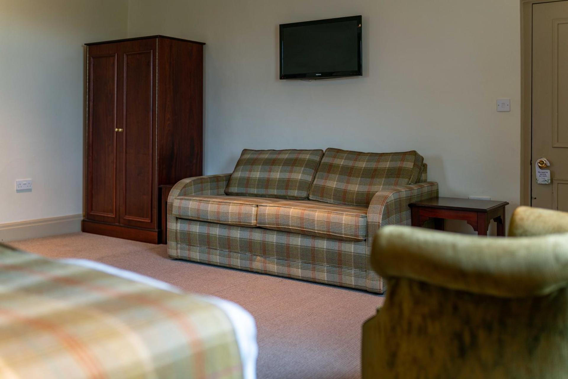 Hadley Bowling Green Inn