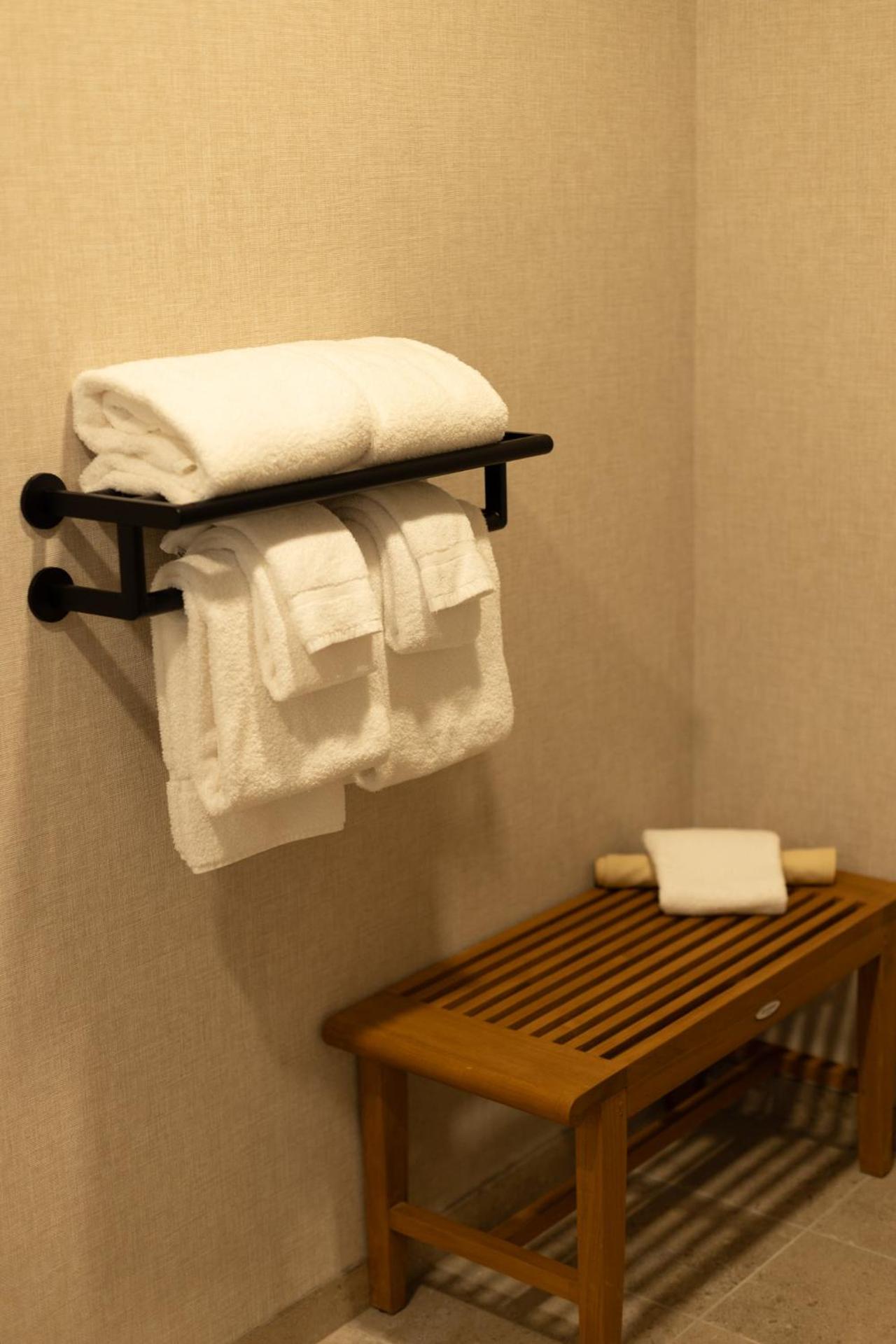 Deluxe Accessible Double Queen