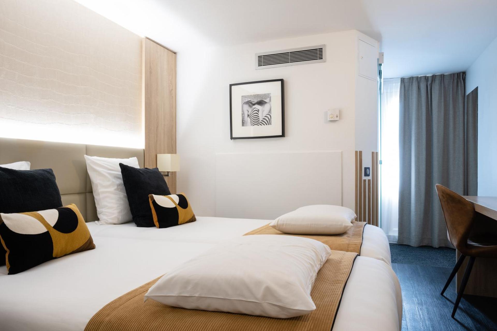 Photo of the whole room