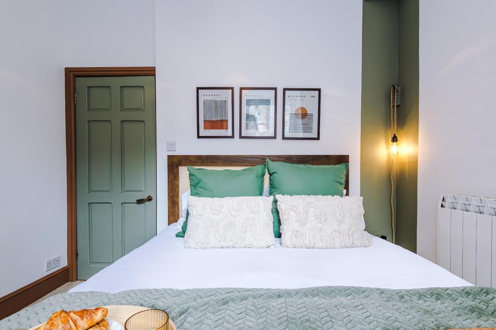 Rufloreo Flats 1 - central gem