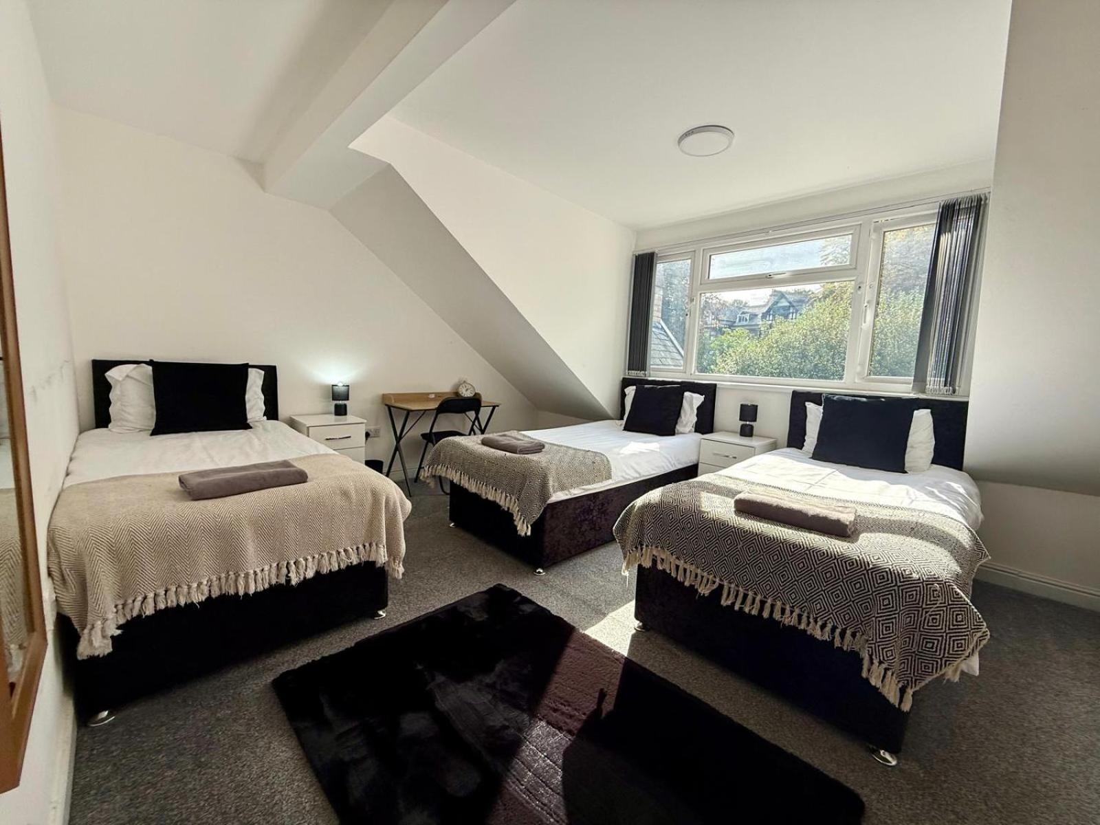 2 Bedroom Scenic Apartment, with Balcony View & Parking