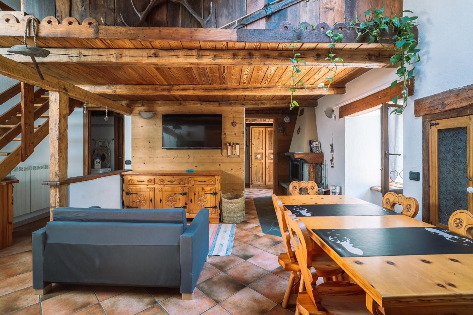 Communal lounge/ TV room