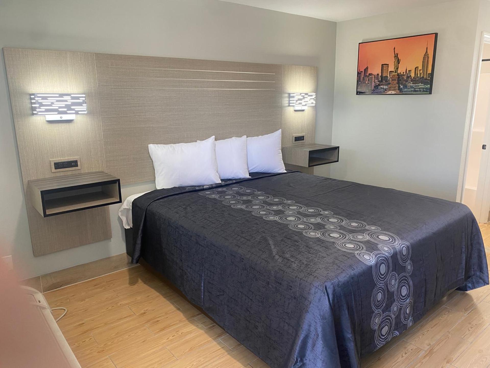 Mayfair Inn Onratio Airport & Convention Center