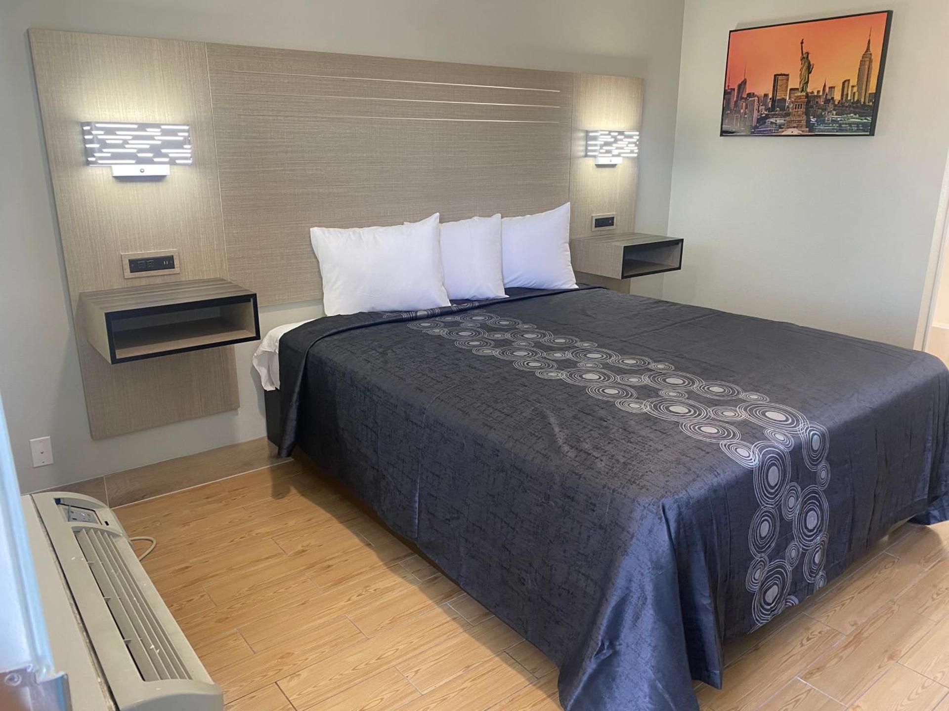 Mayfair Inn Onratio Airport & Convention Center