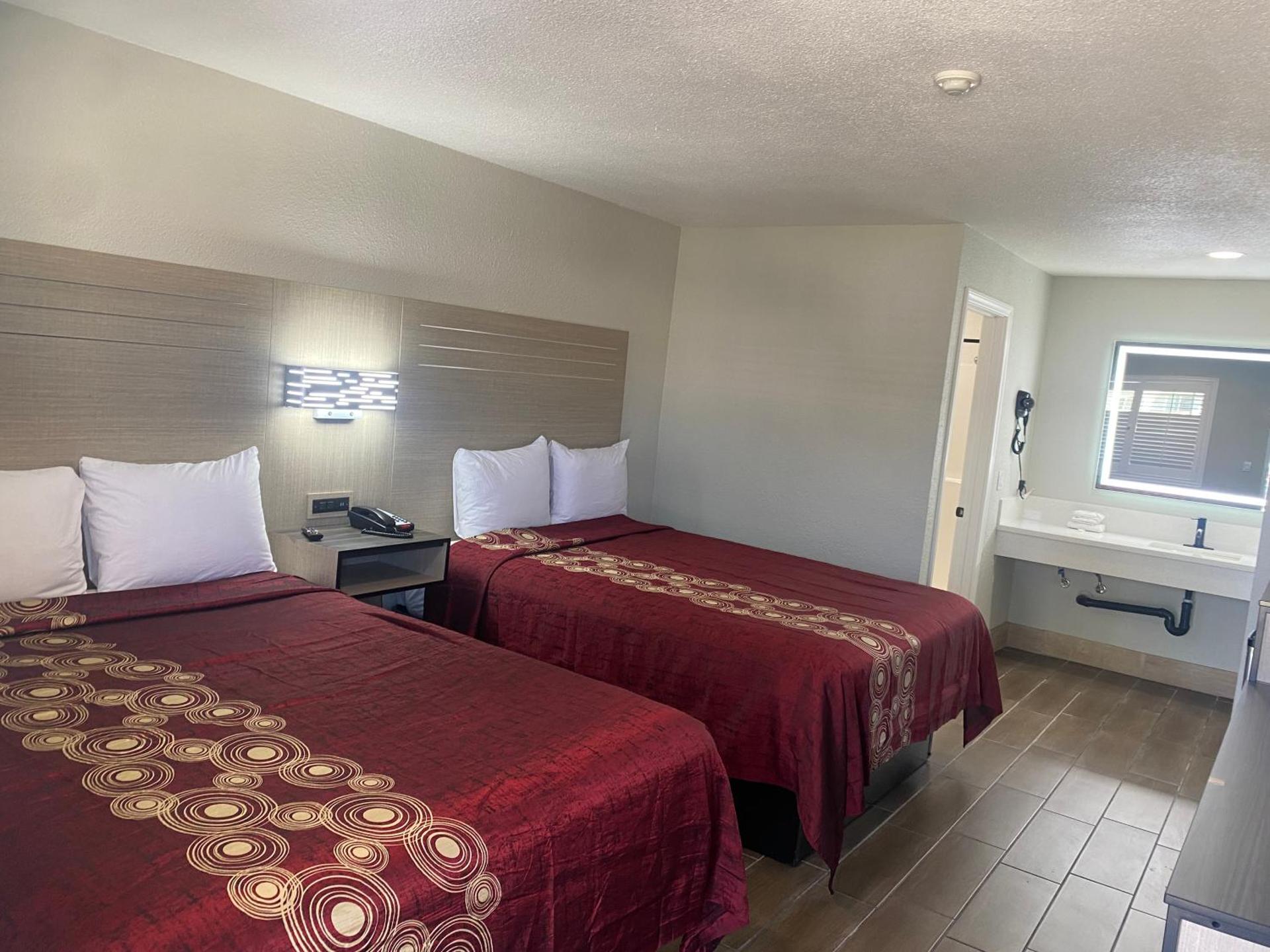 Mayfair Inn Onratio Airport & Convention Center