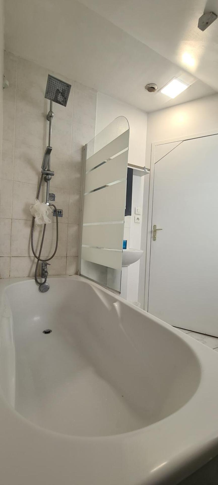 Jolie maison de location avec terrasse couverte plus parking privé