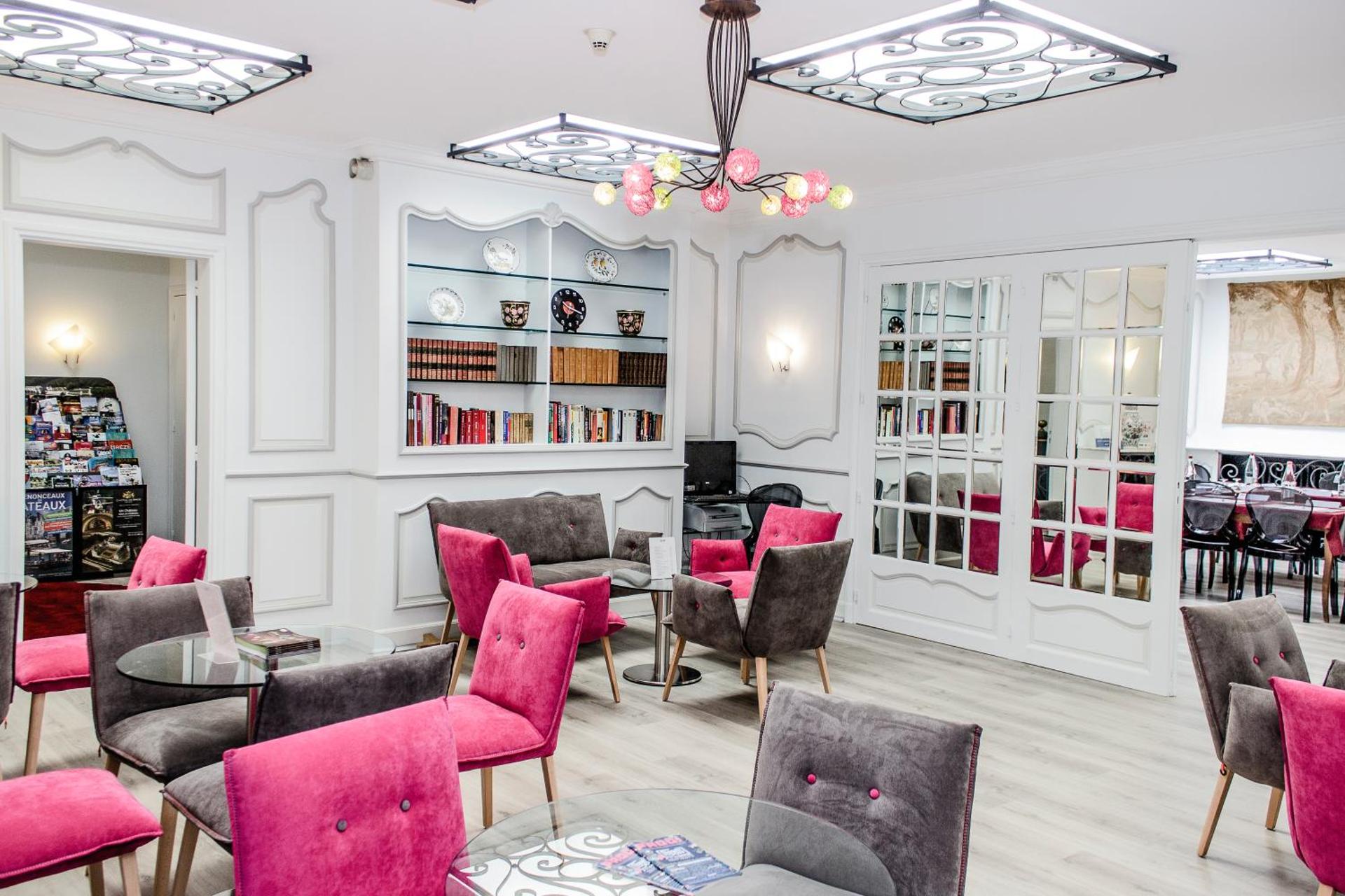 Communal lounge/ TV room