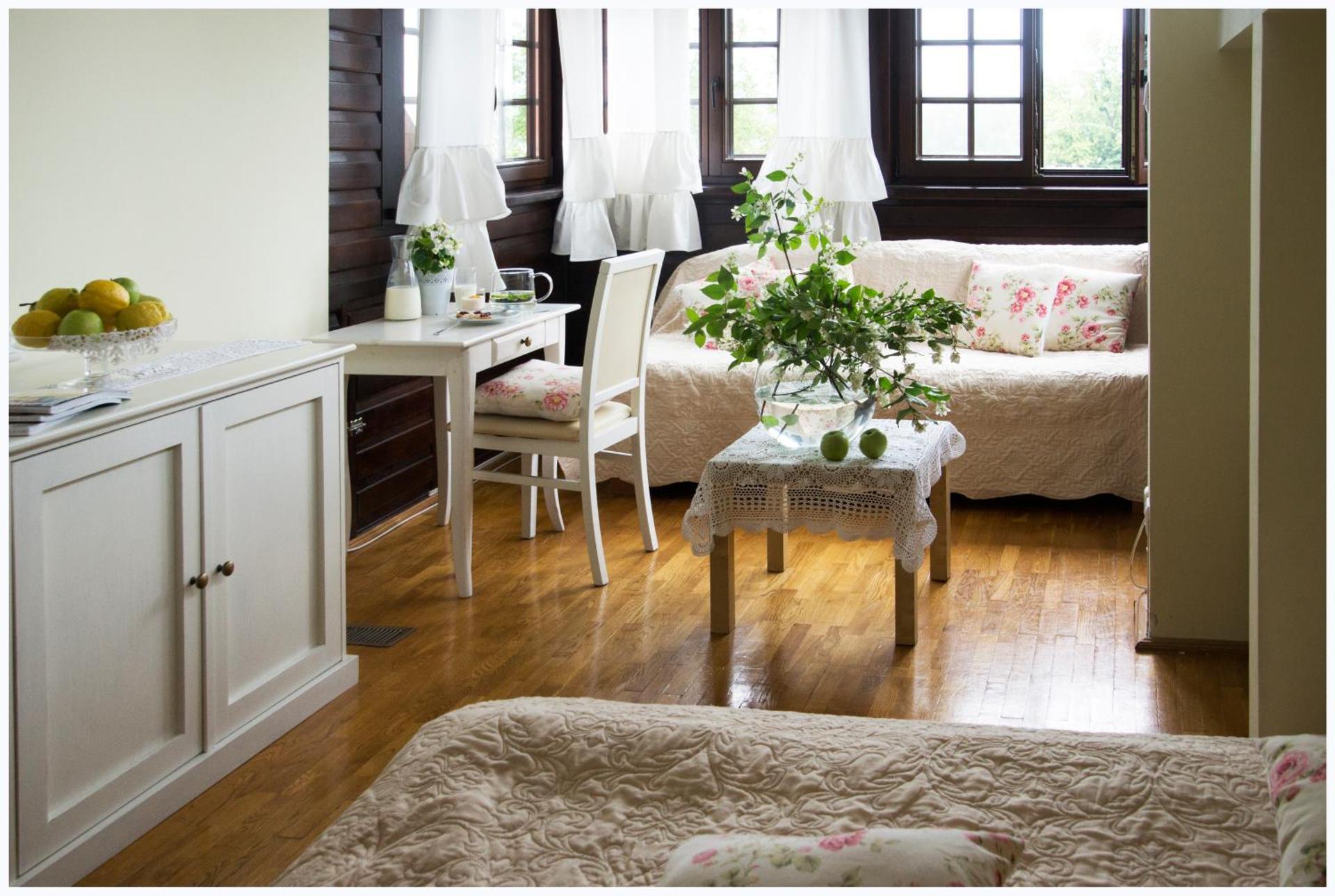 Photo of the whole room