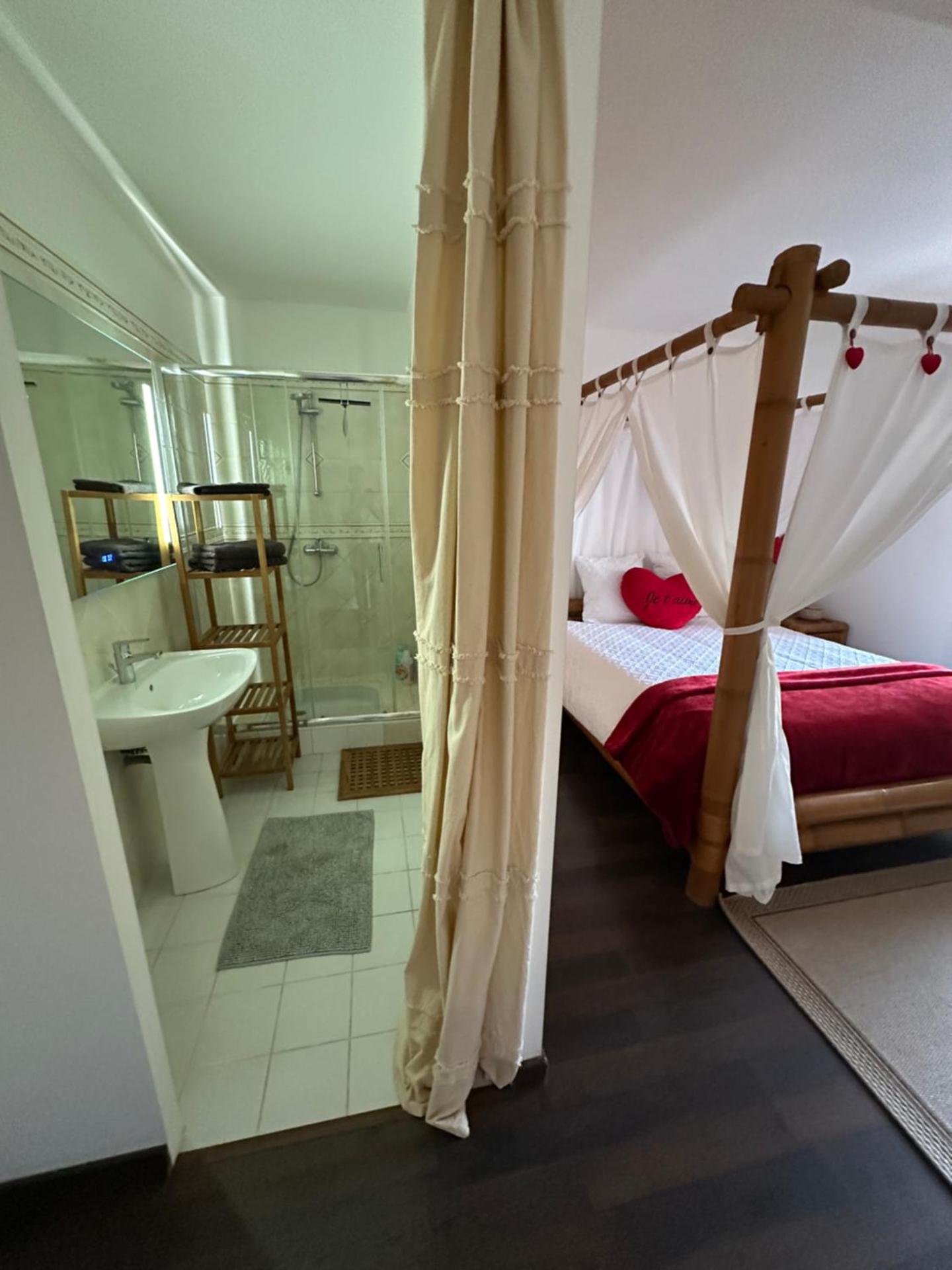 Kourline Villalunoterie Futuroscope Piscine spa