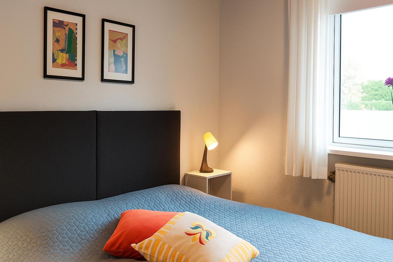 Havhuset I Øster Hurup - i byen, ved stranden