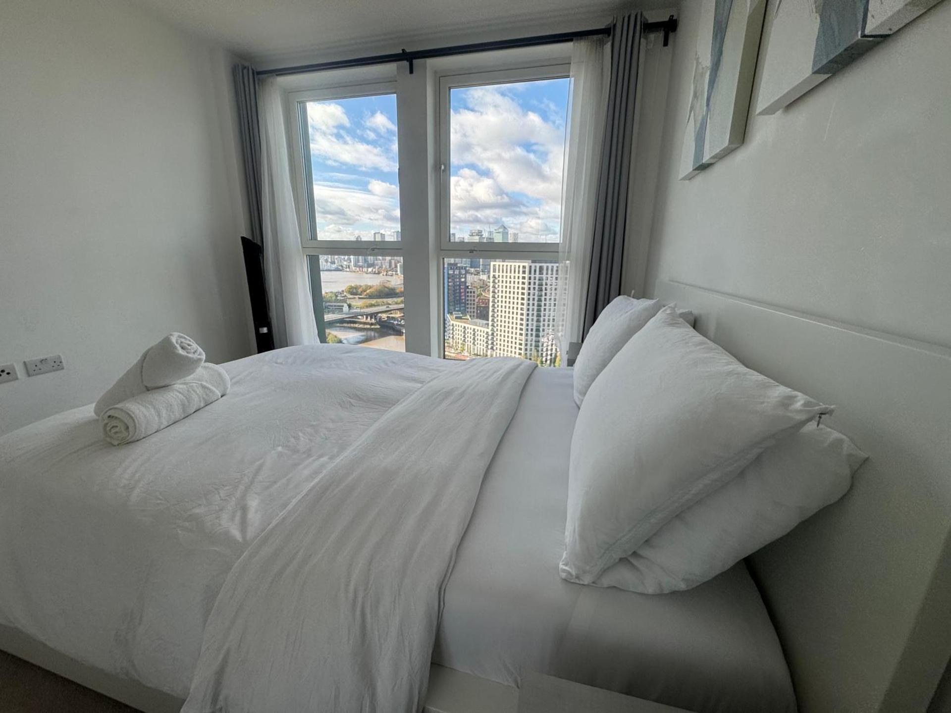 Luxe Penthouse with Free Parking