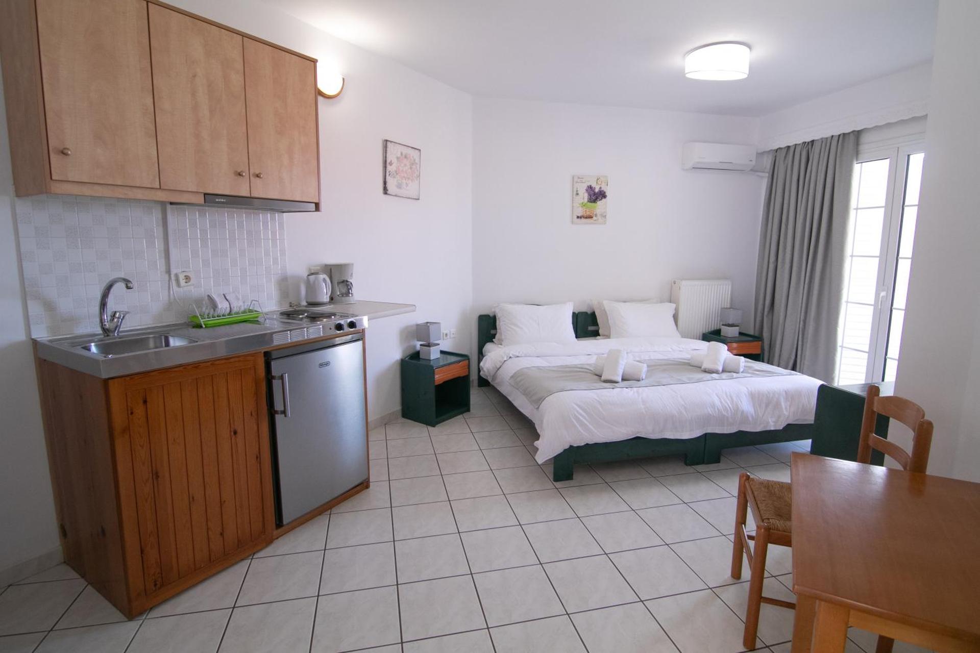 Malvasia Corner Studios - ex Romeo's House