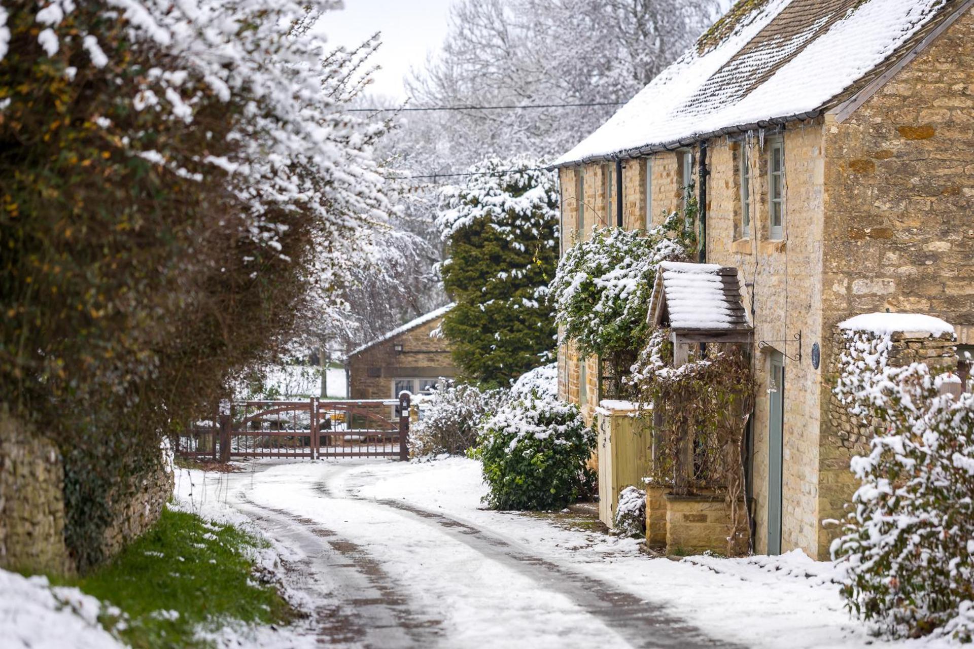 Charlotte's Cottage, a Charming Cotswolds Getaway