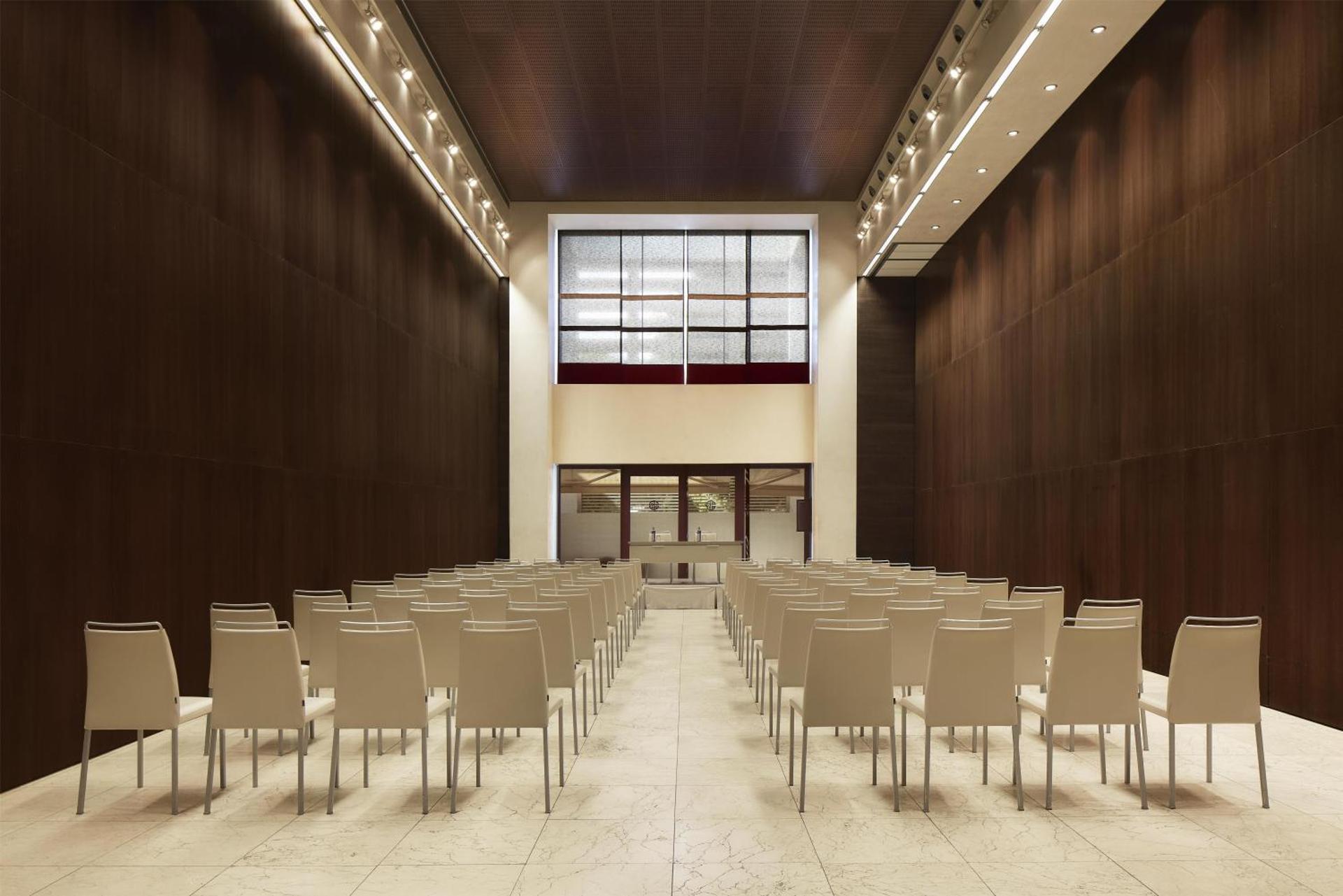 Meeting/conference room