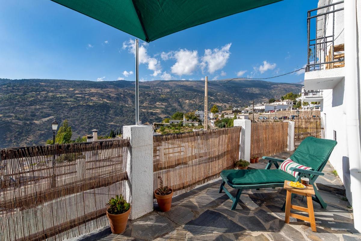 Casa La Soleá. Vistas al pueblo y la Sierra