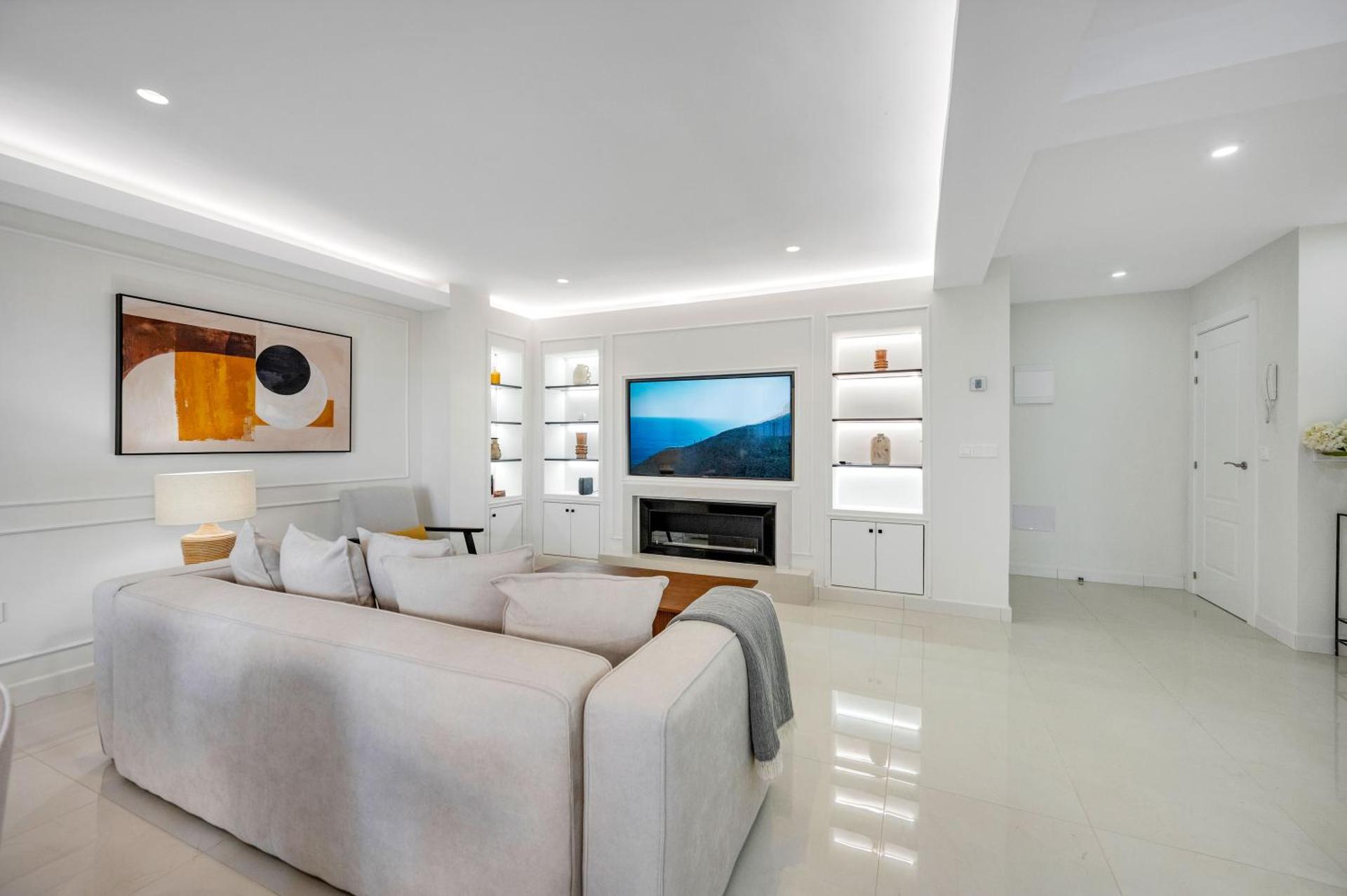 Communal lounge/ TV room