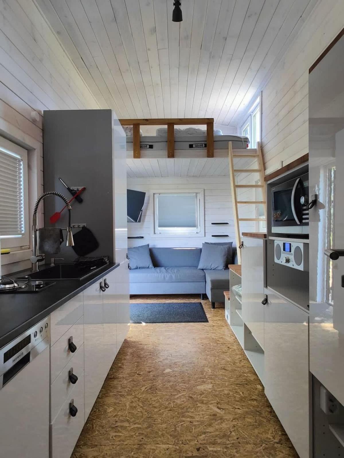TinyHousebeiDresden mit Faßsauna klein aber fein, beste Alleinlage direkt am Naturteich, große Terrasse - Nähe Sächsische Schweiz und Dresden