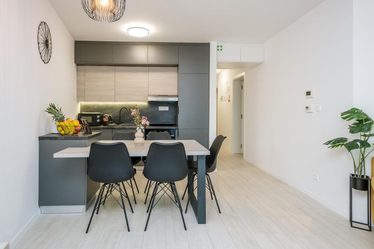 LuxStay Apartments APT3 - Private Parking, Terrace