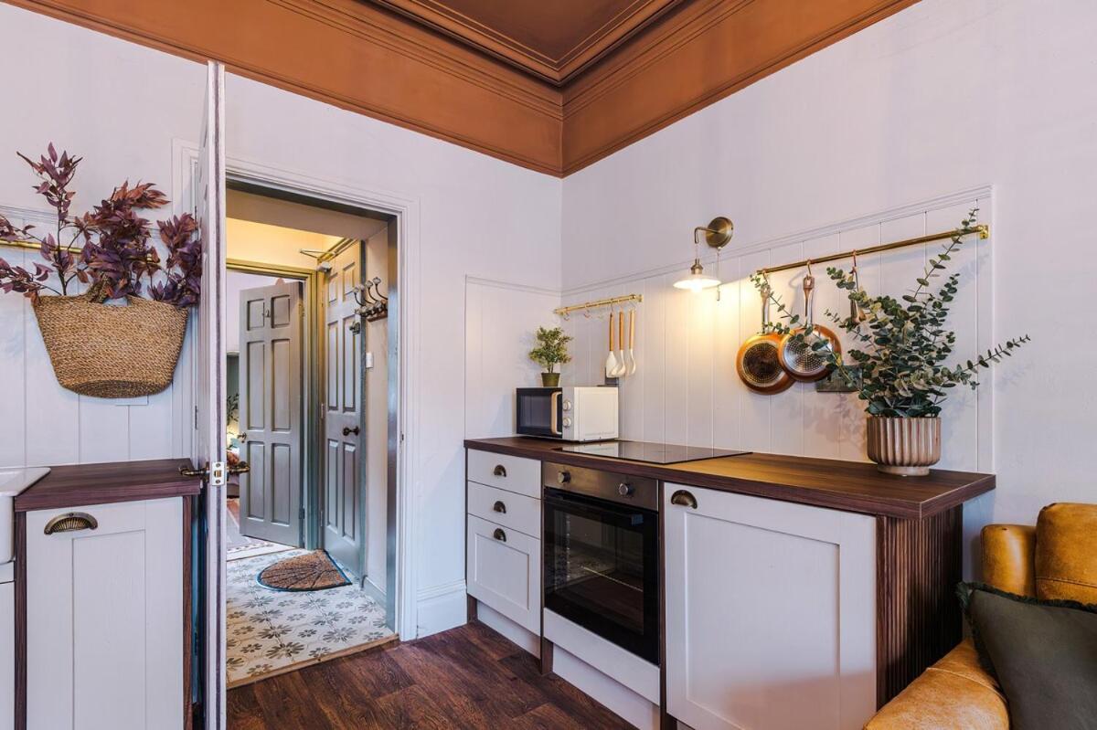 Rufloreo Flats 1 - central gem