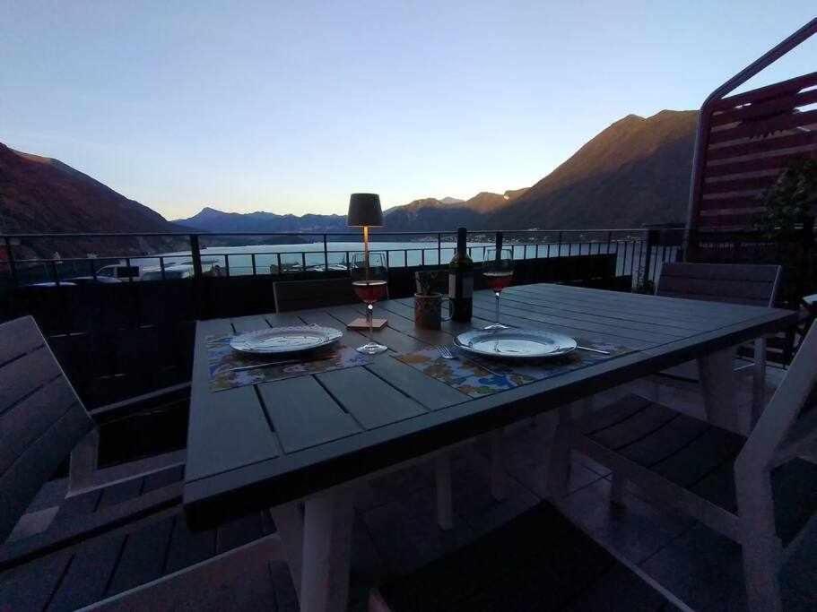 Una terrazza sul lago