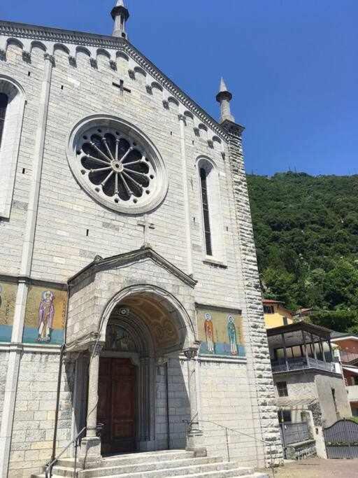 Una terrazza sul lago