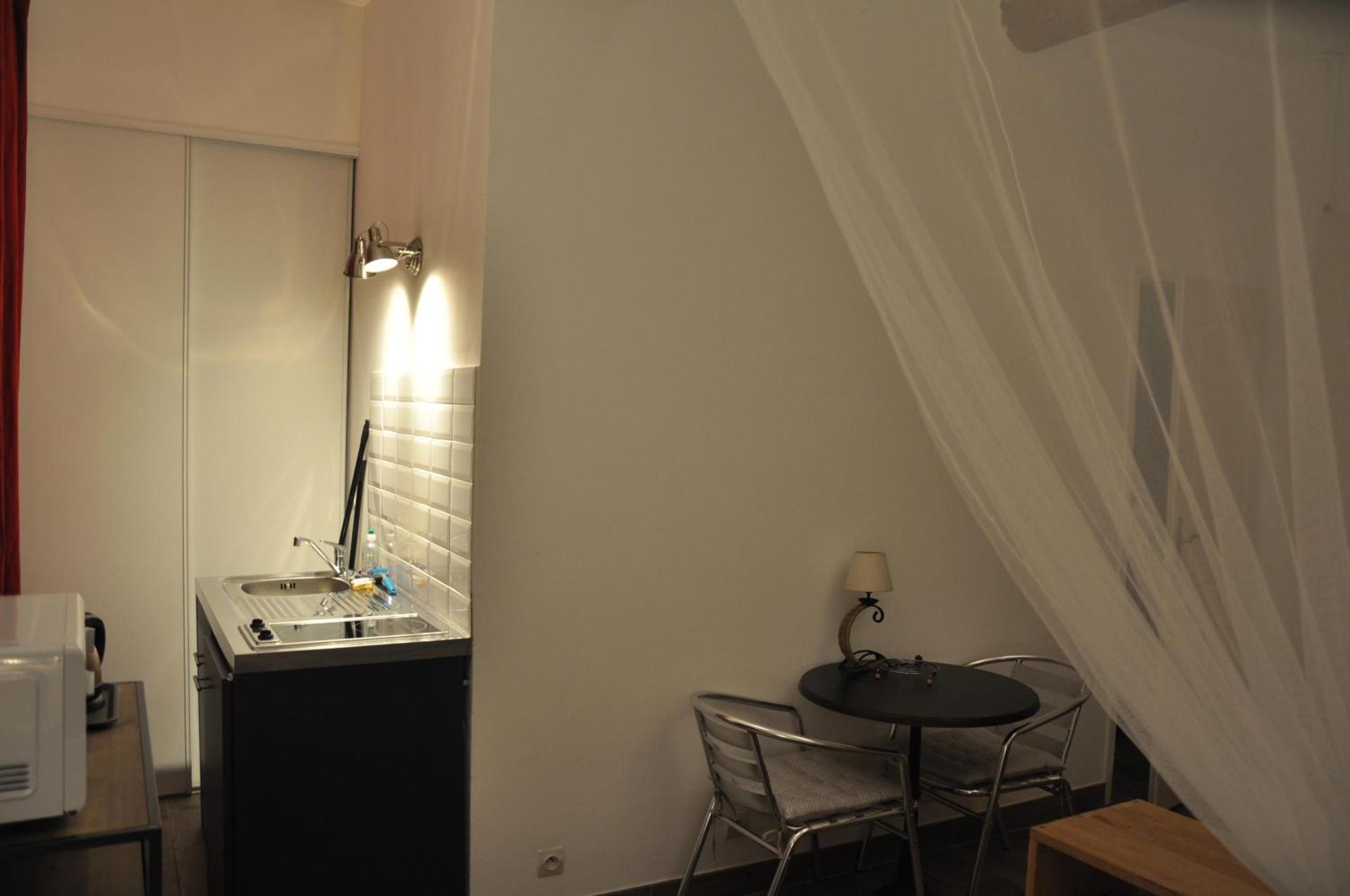 location studio meublé avec jardin