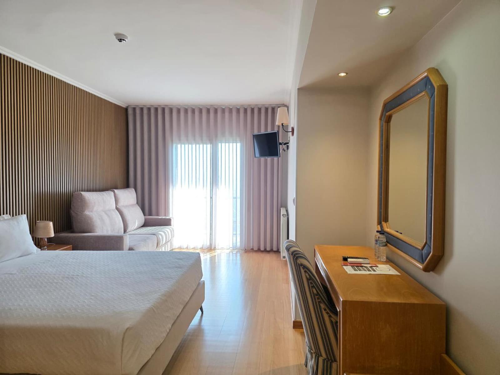 Triple Room with Mountain View