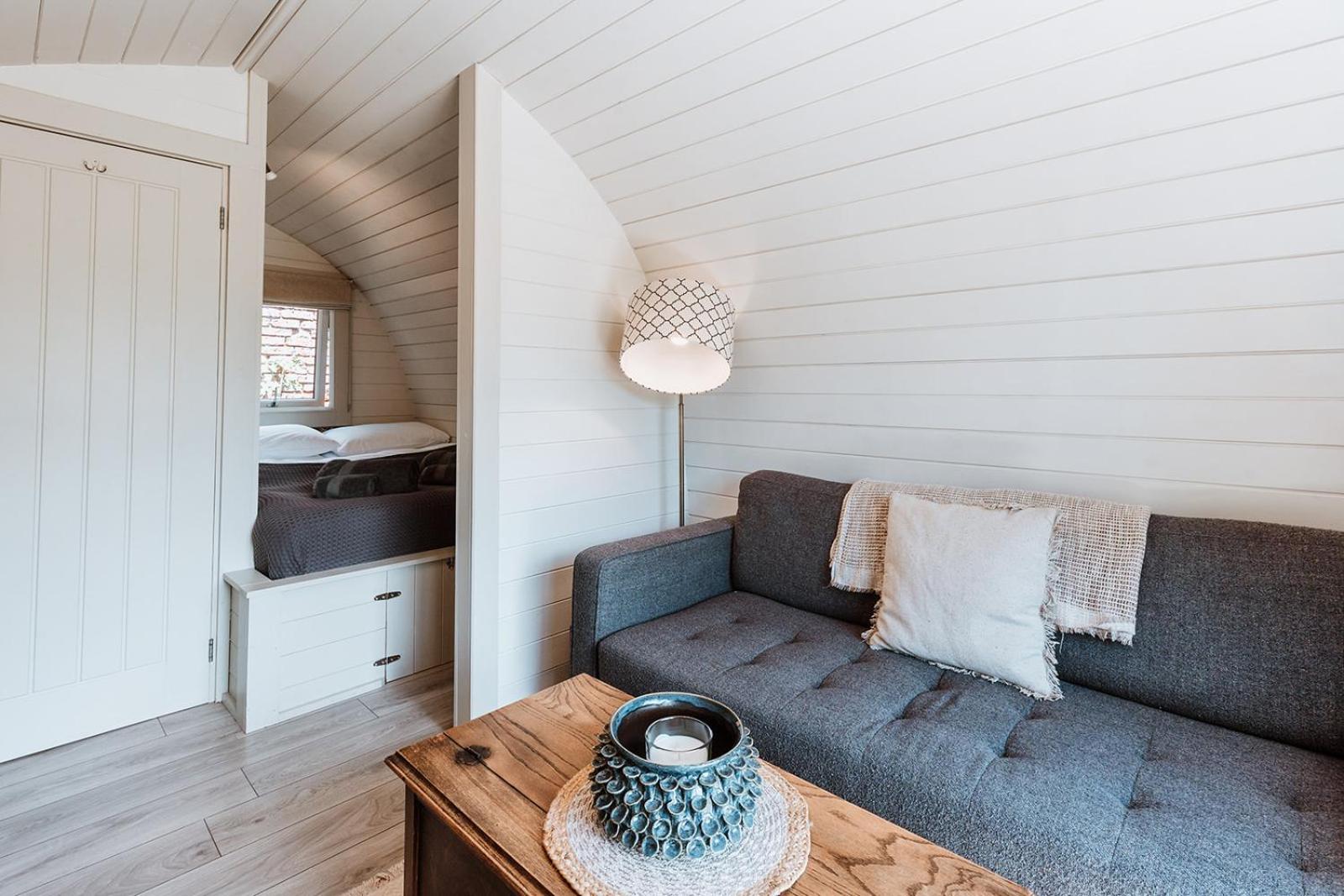 Secluded Cosy Luxury Pod with wood fired hot tub