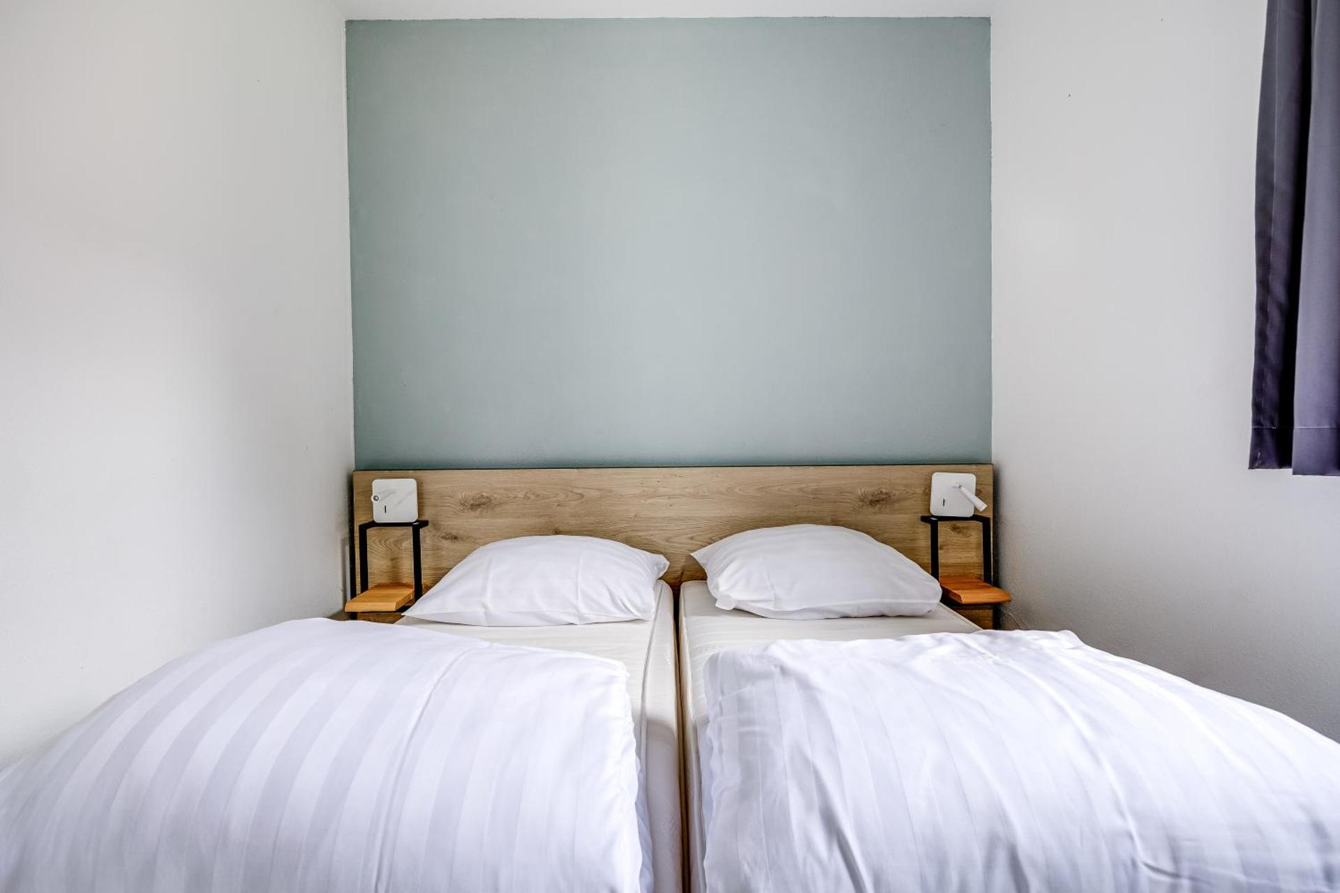 Bungalow - Water Front 