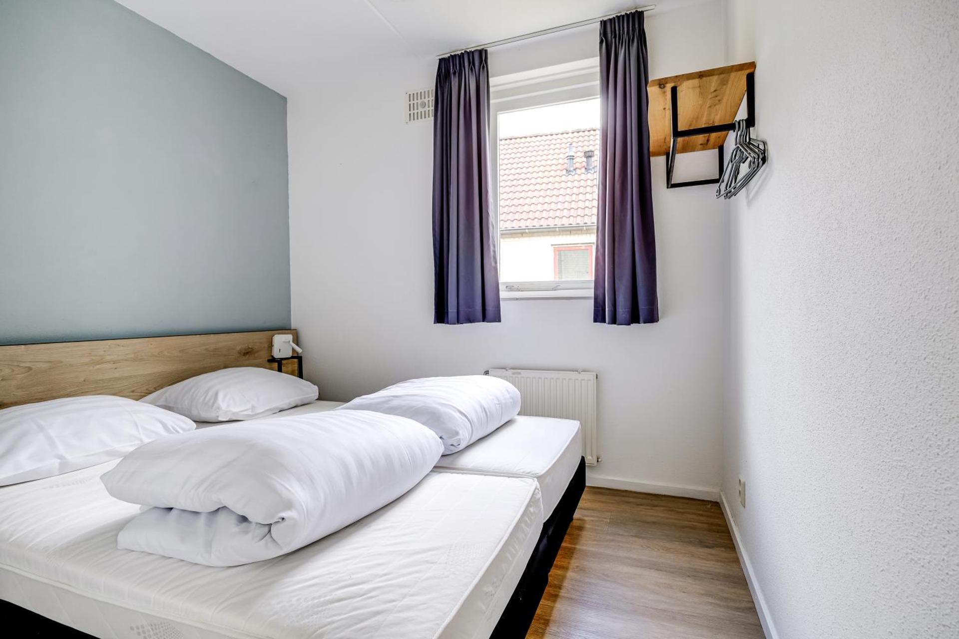 Bungalow - Water Front 